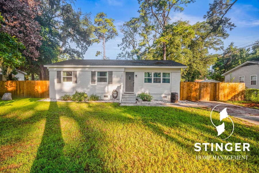 Primary Photo - 907 Belleview Cir W