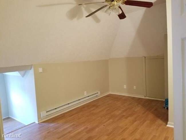 Building Photo - 1 br, 1 bath Apartment - 270 Archer st B