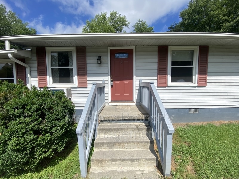 Primary Photo - 114-116 Loch Lane Drive