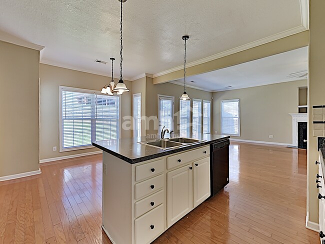 Foto del edificio - 4515 Everwood Oak Ln