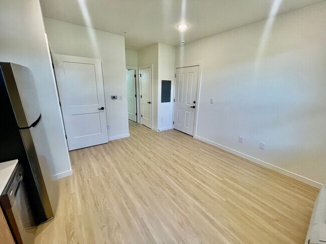Foto del edificio - Multnomah Multiplex - 1/2 MONTH FREE RENT!