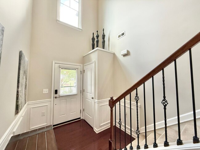 Building Photo - Spacious 3BD, 2.5BA Brier Creek Townhome i...