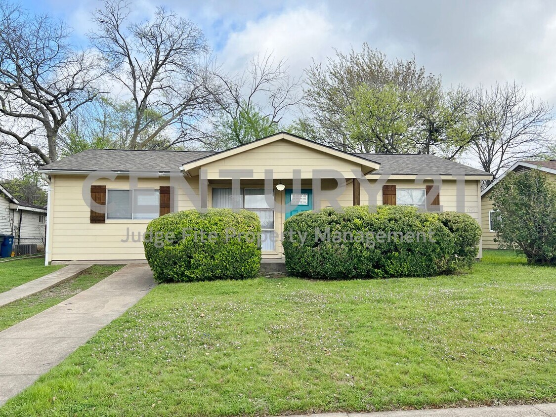 3827 Texas Dr, Dallas, TX 75211 House Rental in Dallas, TX