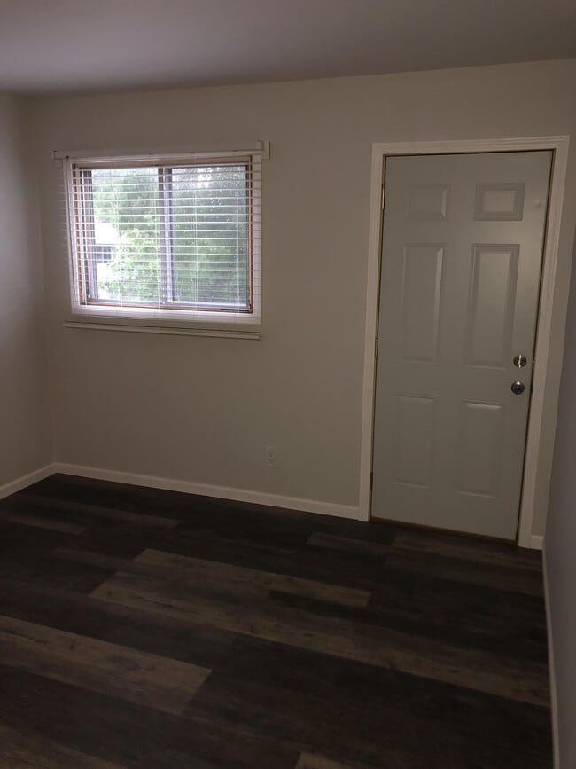 Building Photo - 1709 Blossom Ln