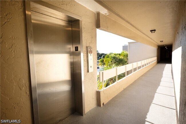 Foto del edificio - 3655 Boca Ciega Dr