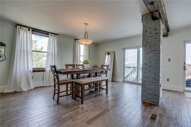 Building Photo - 13-15-15 Bailey Ave