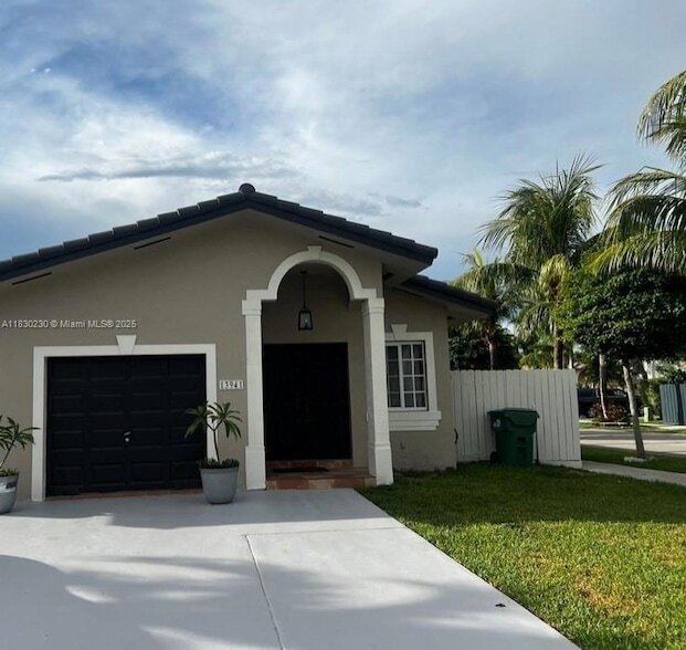 Foto principal - 13941 SW 13th St