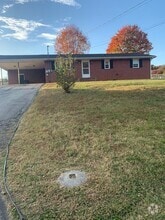 Building Photo - 165 Greyland Dr