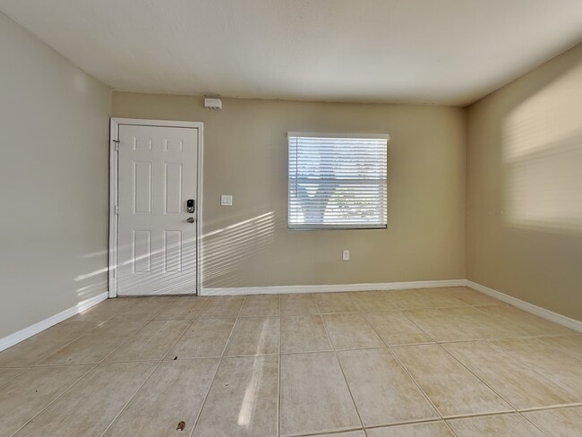 Building Photo - 308 Bailey Ln