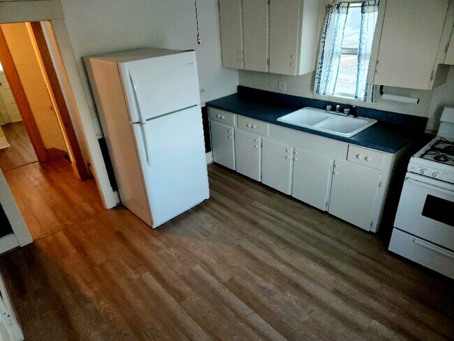 Foto del edificio - 446 Hower St NE