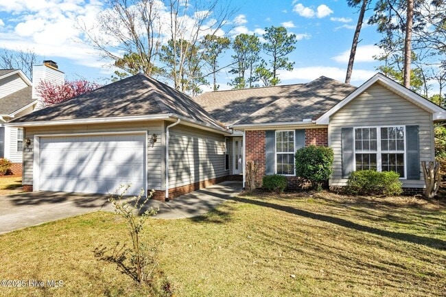 Building Photo - 209 Kinloch Way