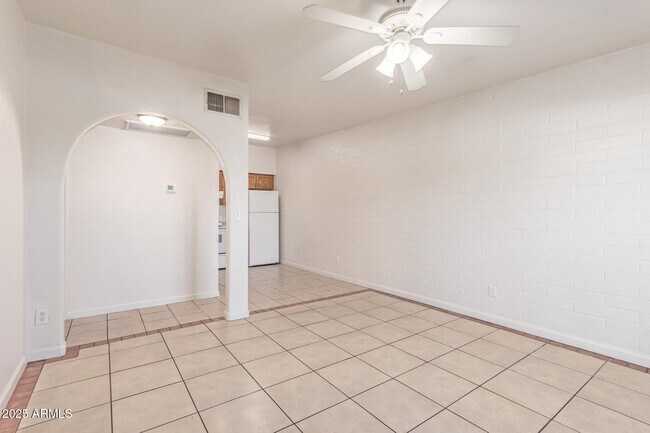 Foto del edificio - 1343 W 3rd St