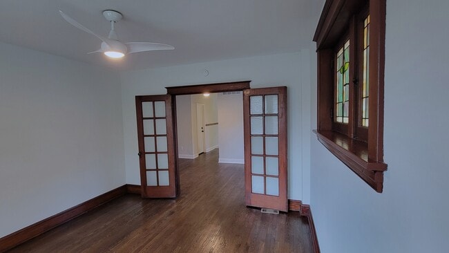 Building Photo - 5537 Holly Hills Ave