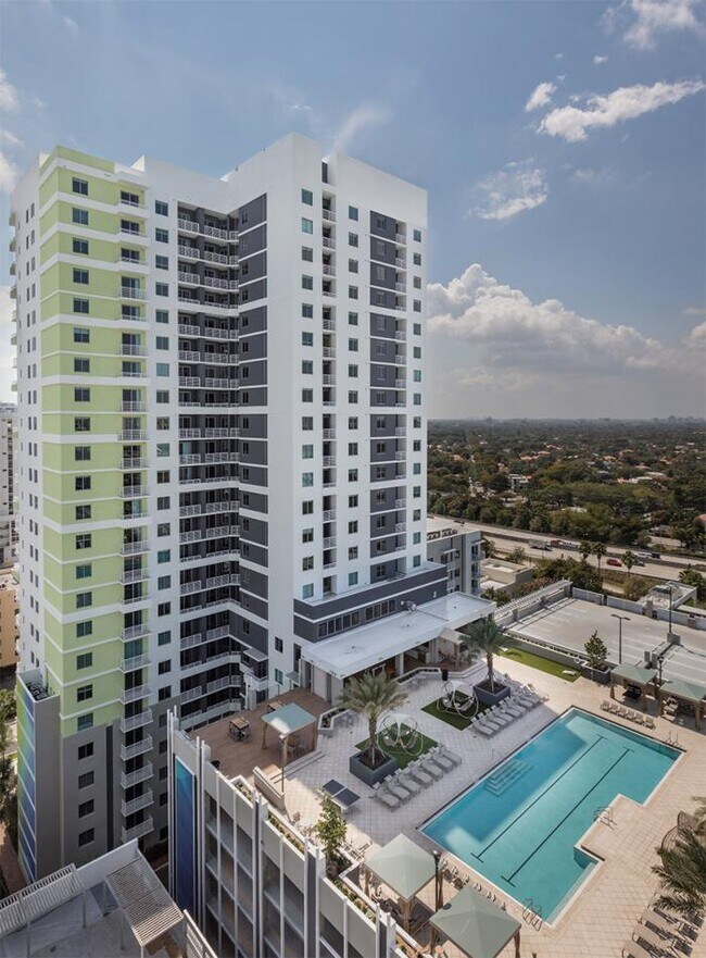 Building Photo - 2 bedroom in Miami FL 33130