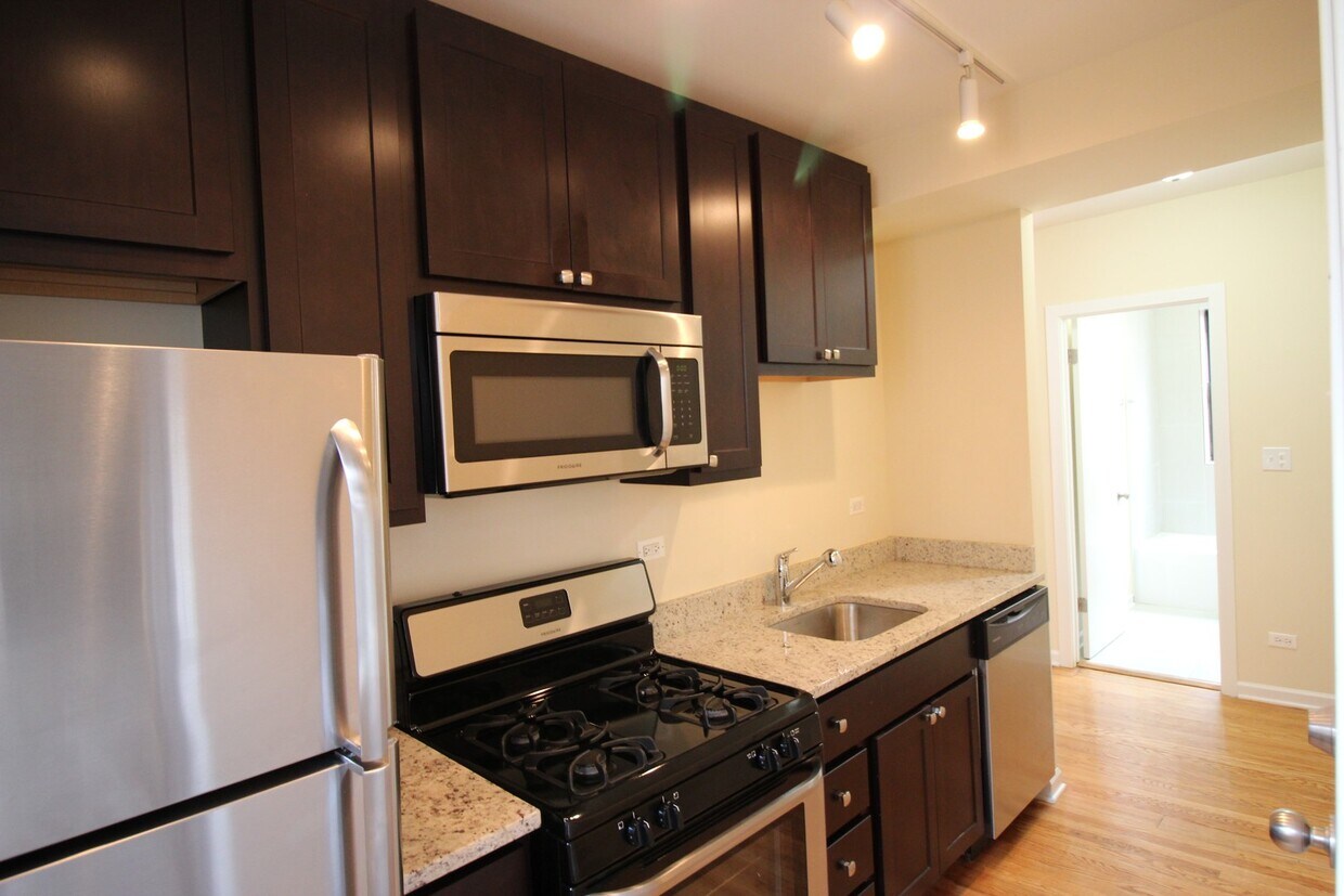 4747 N Troy St Unit 2E, Chicago, IL 60625 4747 N Troy St Chicago, IL