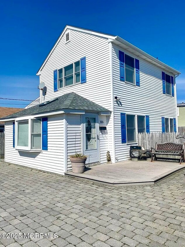 Primary Photo - 62A Inlet Dr