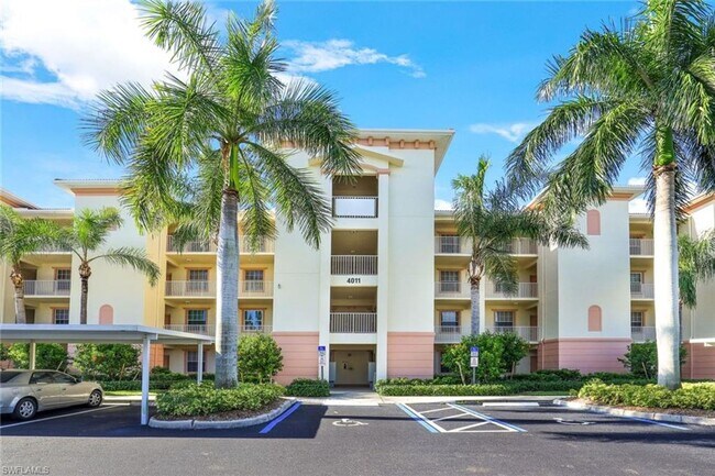 Building Photo - 2 Bed, 2 Bath, PLUS Den, Included Water, C...