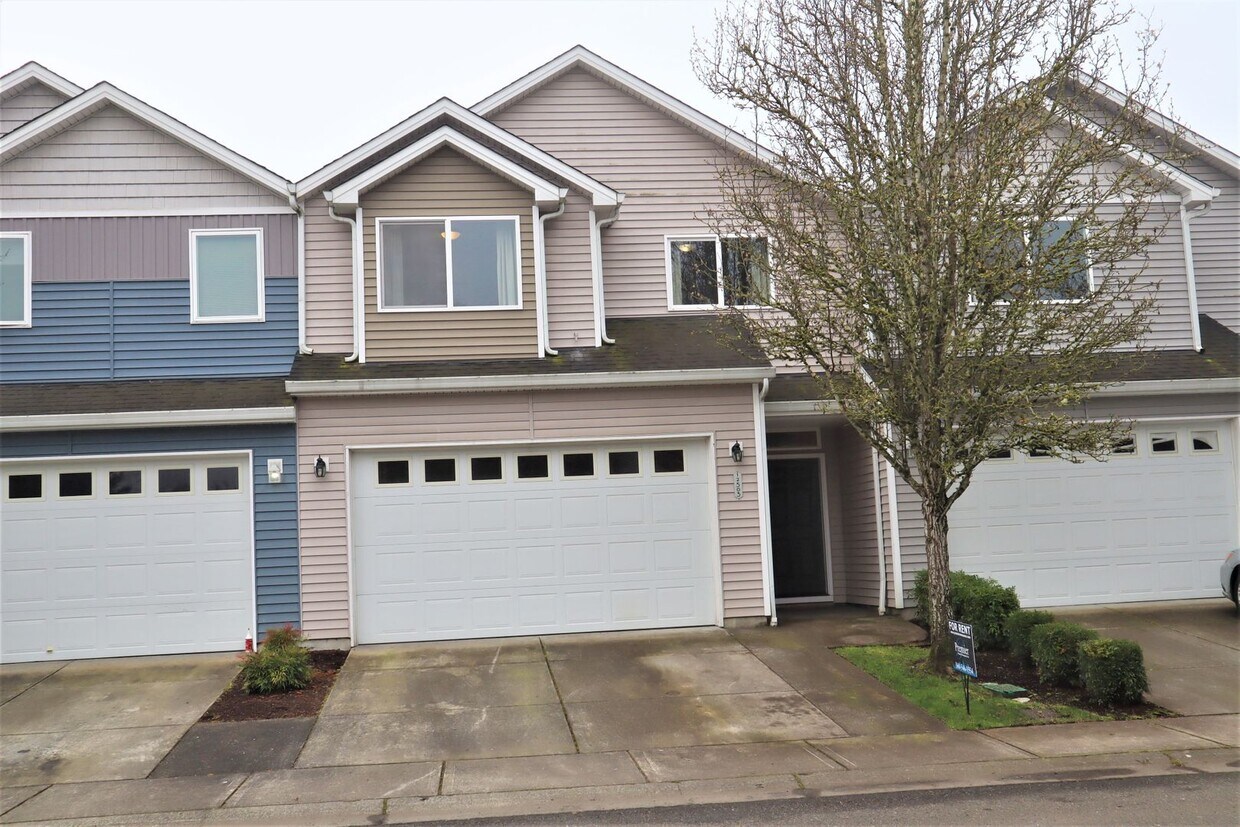 Photo - Beautiful 3-Bedroom Town-Home in the Evergreen Neighborhood for Rent - 12503 NE 70th Cir,