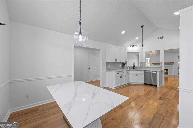 Foto del edificio - 367 Ayelsbury Ct