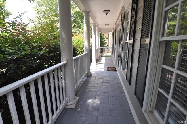 Foto del edificio - 1033 Gold Rock Ln