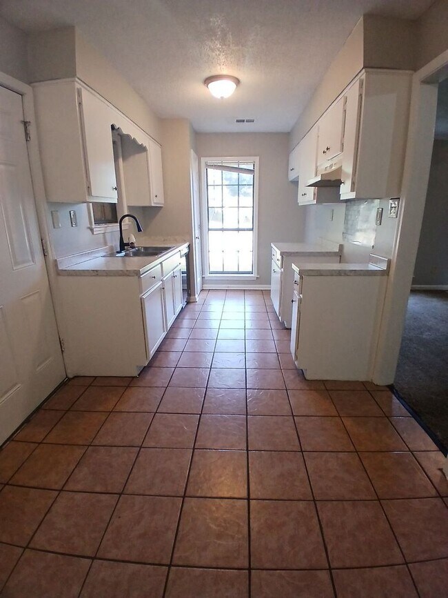 Foto del edificio - Renovated 3 Bedroom - 2 Bath | Raleigh | Open to Section 8