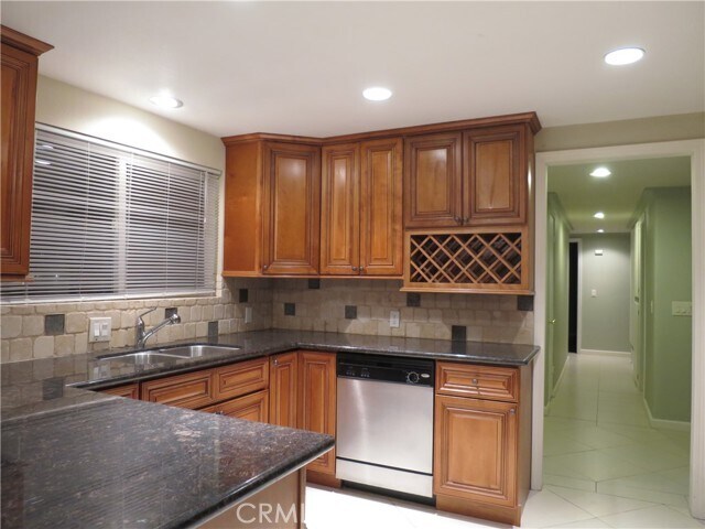 Foto del edificio - 511 E Buckeyewood Ave