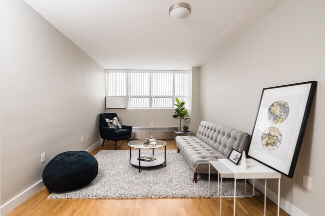 Photo du bâtiment - 730 St Clarens Ave