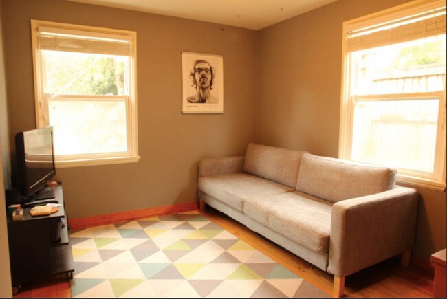 Foto del edificio - 3844 33rd Ave W