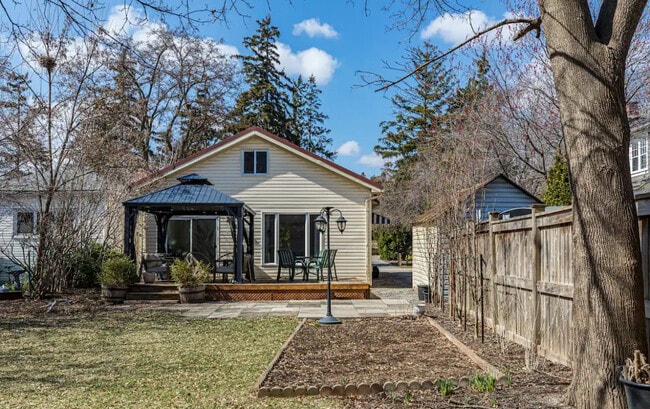 Photo du bâtiment - 2052 Caroline St