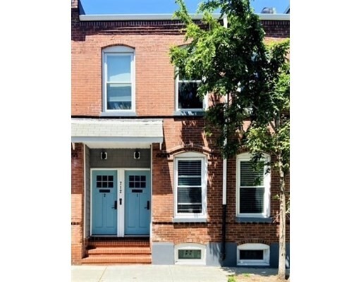 Building Photo - 710 E 5th St