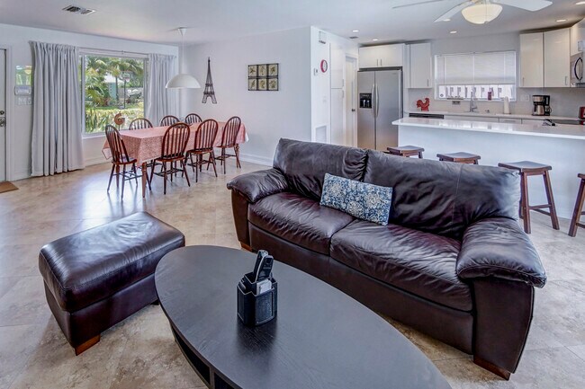 Foto del edificio - 2731 NE 53rd St
