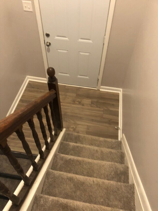 Foto del edificio - 1106 Douglas Cir