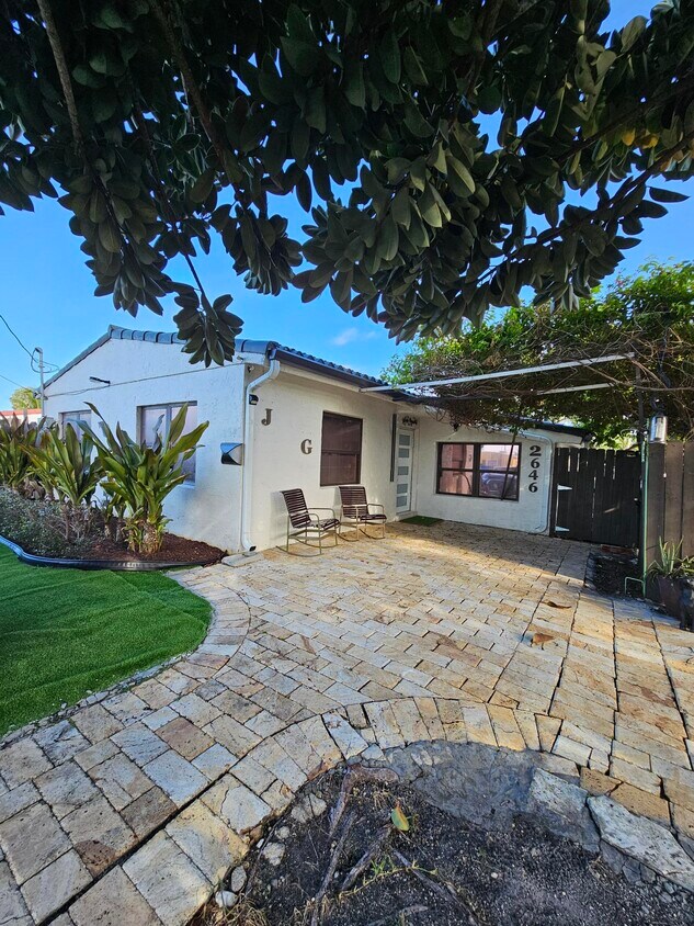 Foto principal - 2646 Sherman St