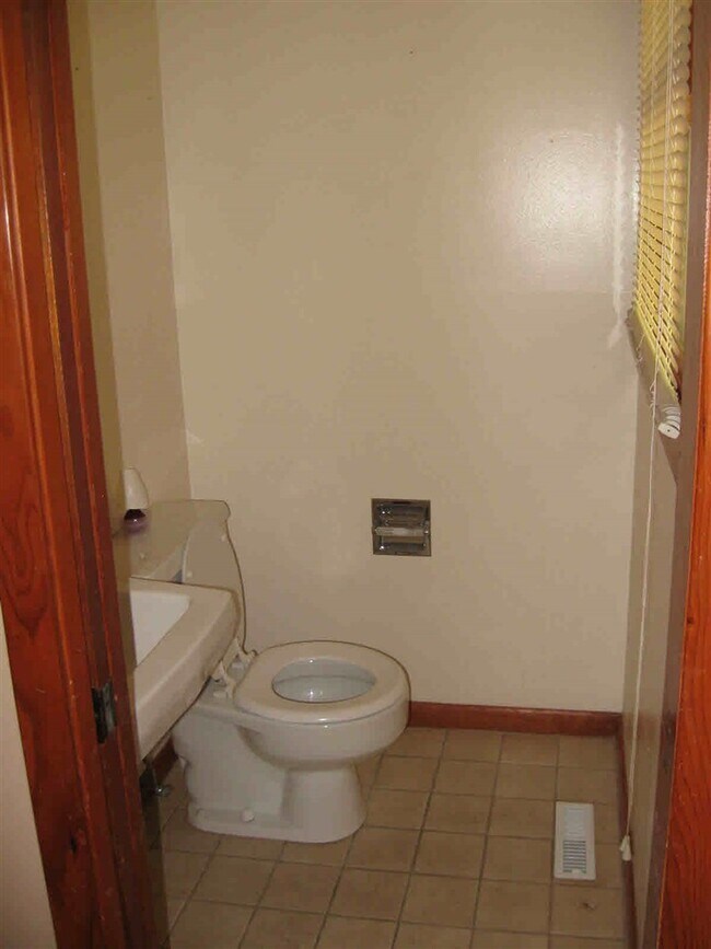 Building Photo - 1 Hondo Cir