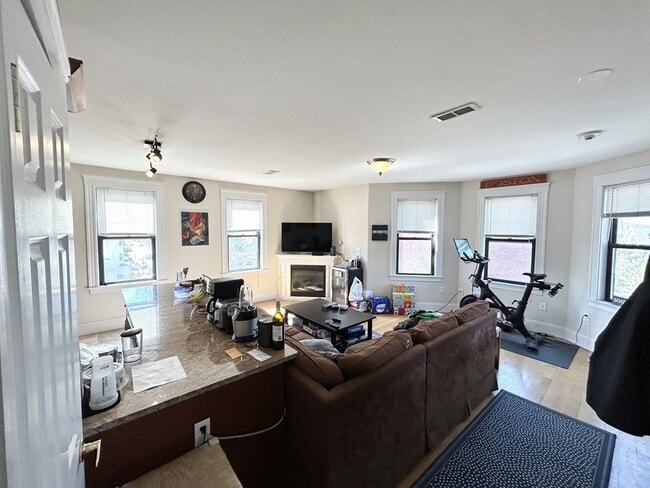 Foto del edificio - 916 Dorchester Ave