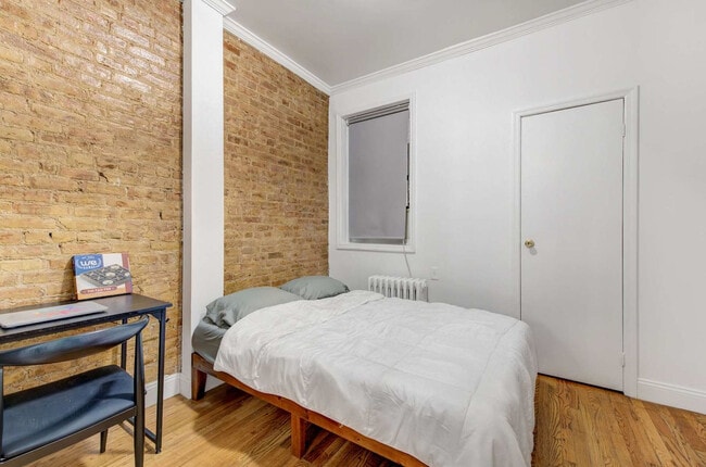 Building Photo - 118 E 102nd St