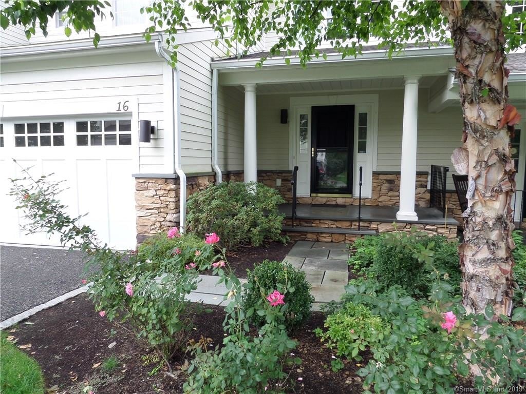 Primary Photo - 638 Danbury Rd