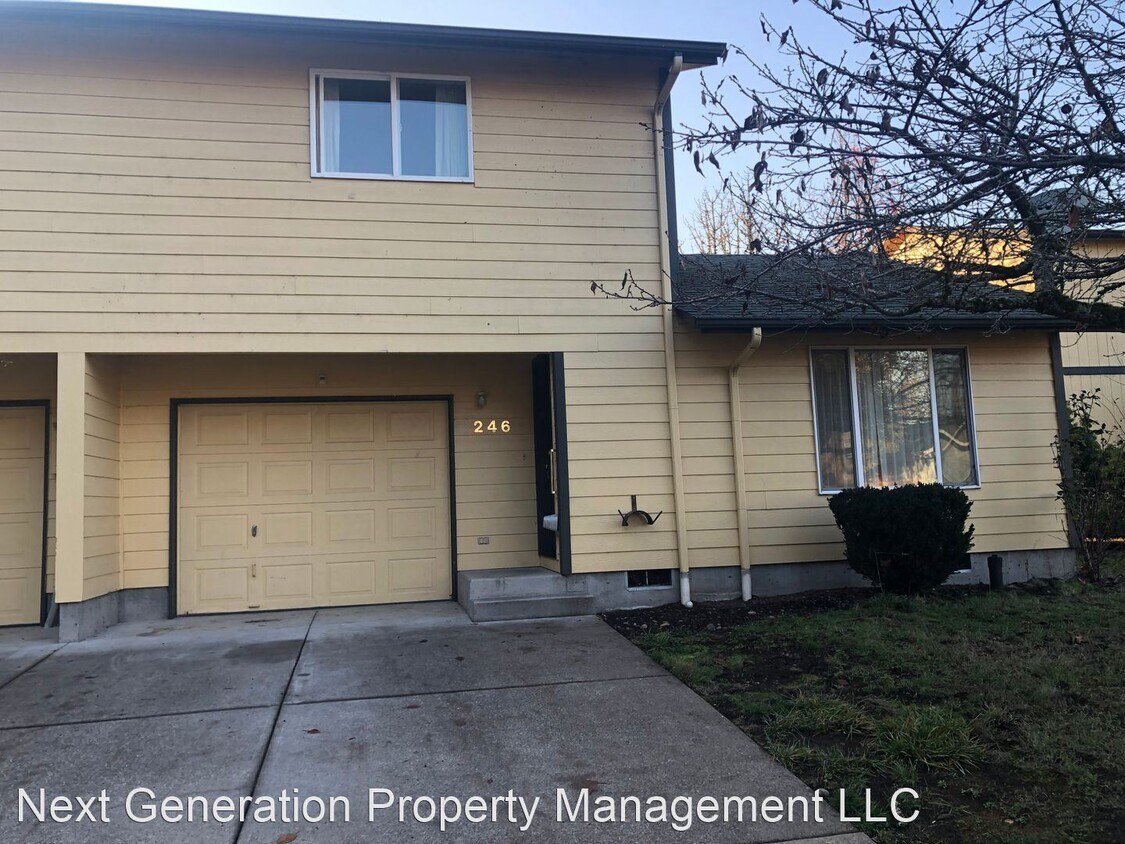2 br, 1.5 bath House 246 S. 59th St House Rental in Springfield, OR