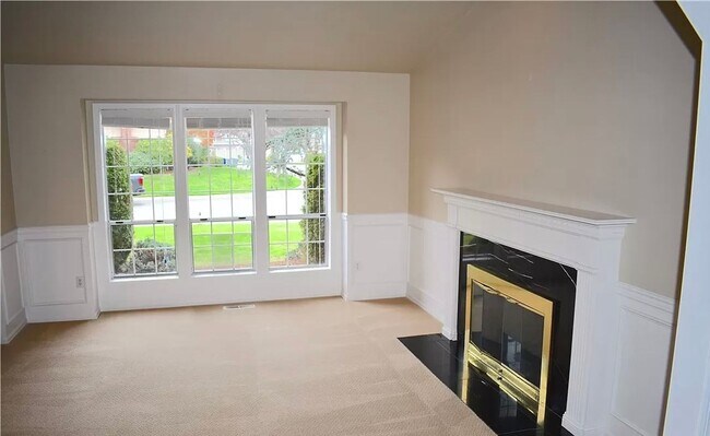 Foto del edificio - Spacious 4bd in Sammamish!