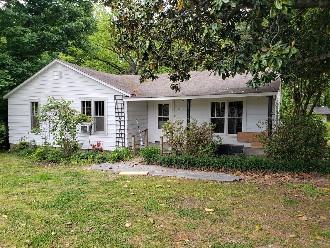 Primary Photo - 121 Meade Lake Rd