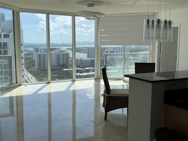 Foto del edificio - 16699 Collins Ave