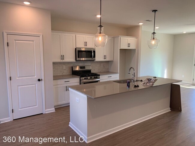 Building Photo - 3 br, 2.5 bath House - 2815 Ridge Crest Court