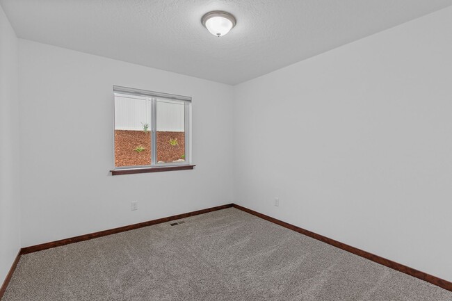 Building Photo - $1,000.00 off First Month's Rent