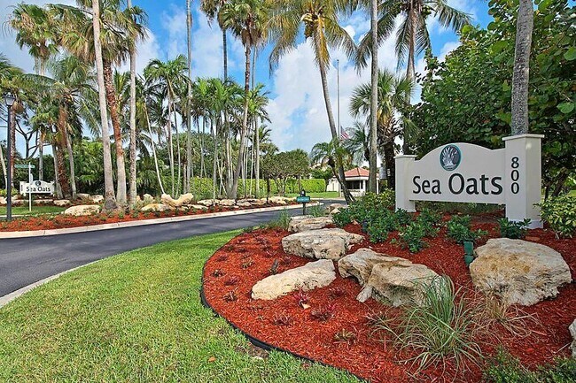 Foto del edificio - 504 Sea Oats Dr