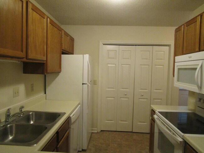 Foto del edificio - 660 Archdale Dr