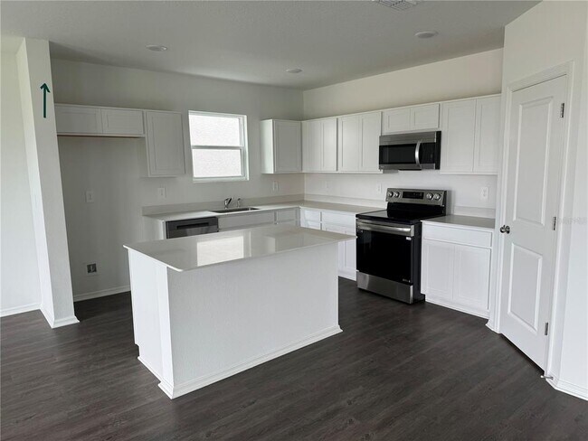 Building Photo - 13133 Oak Hill Way