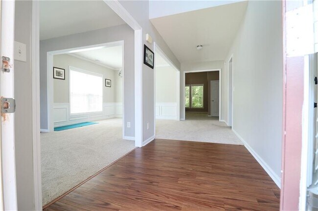 Foto del edificio - 2548 Southhaven Ln