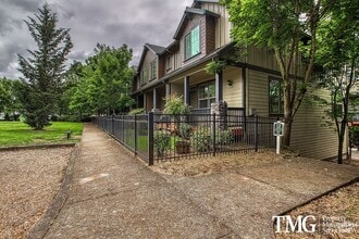 Building Photo - 1494 NE Redspire Ln