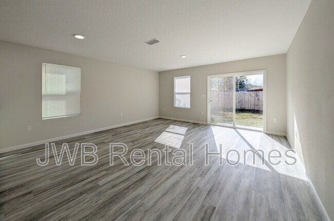 Foto del edificio - 8618 Cocoa Ave