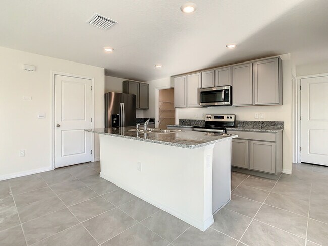 Foto del edificio - Like New Home For Rent in Creek Preserve!
